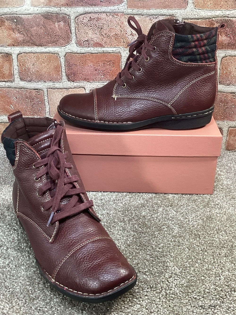 Clarks Whistle Bea womens ankle boots size 8